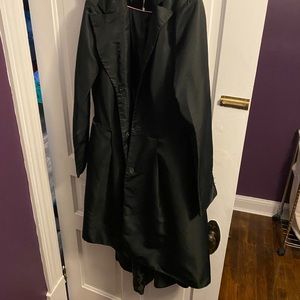 Black high low trench coat 🖤